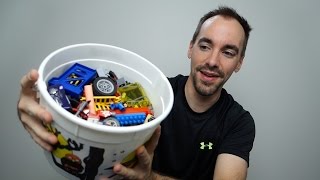 WHAT'S IN THE $2 LEGO YARD SALE MYSTERY BUCKET?