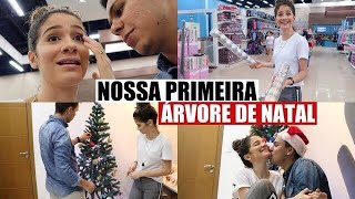 MONTANDO NOSSA PRIMEIRA ÁRVORE DE NATAL! (deuruim) 😂