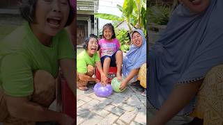 Cute mom and brothers play with new balloon shoes 🤣👧🏻😍😇👩🏻💕👶🏻#shorts #fyp #funny