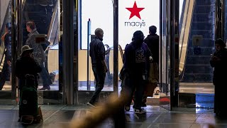 Macy's tries to capture bigger piece of holiday shopping traffic