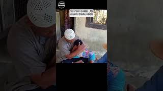 paket sudah dibuka namun uangnya kurang, momen seorang bapak membelikan sepatu untuk anaknya