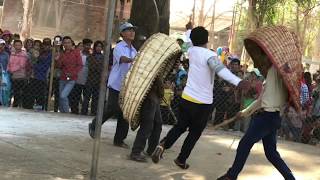 កីឡាវាយខែល នៅព្រះវិហារ​​និងស្ទឹងត្រែង​​ shield protect fightig