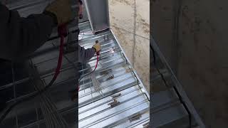 How to install galvanized floor decking plate of prefab steel structure buildings?