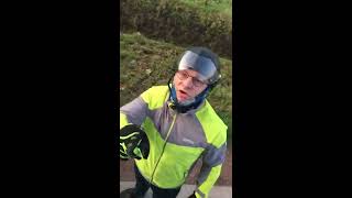 Boze fietser wijkt niet voor vrachtwagen in Merksplas // Angry cyclist does not give way to truck