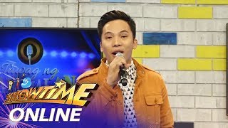 It's Showtime Online: Poppert sings "Go With The Flow"