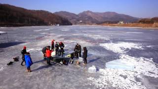 SANTI! Ice Diving with Santi Drysuit divers