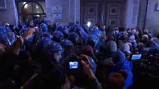 Italy: Police and neo-Nazi activists clash at demonstrations in Macerata