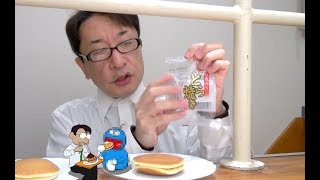 仲直りしようよ、どら焼きとパンケーキ / Break out in Japan. Conflict between pancake and dorayaki.