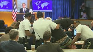 Chaos erupts during Antony Blinken speech, reporters removed over protest