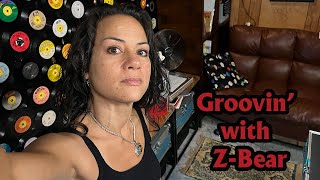 Groovin' with Z-Bear: HOW DOES IT FEEL?