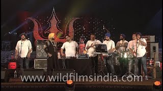 Daler Mehandi sings for Sadhguru Jaggi Vasudev at Maha Shivratri 2018