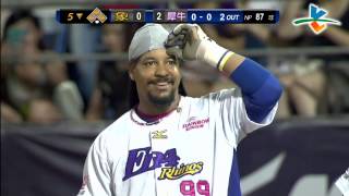 20130609 CPBL 象 V.S 犀牛 5下 王勝偉致命失誤,犀牛攻得第2分