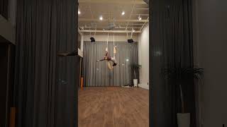 #플라잉요가 온더 프런트 초승달 시퀀스 #aerialyoga #센텀아난다요가원