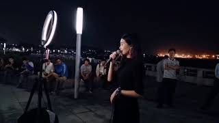 美女翻唱歌曲《广东十年爱情故事》，多少人的青春都留在了曾经奋斗过的地方