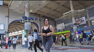 CAMINANDO EN JAPON MANDY LEE