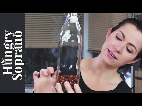How To Make Chilli Olive Oil (Olio di Peperoncino Piccante) How To Make Chilli Olive Oil (Olio di Peperoncino Piccante)
