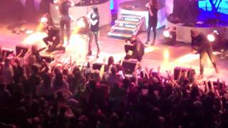 Miranda Cosgrove LIVE - "Dancing Crazy"