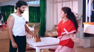 Kamal instruct Revathi to keep on do practice her dance steps | Cinema Junction