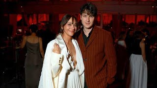 All About Rashida Jones’ Boyfriend, Ezra Koenig || @Themininewspapers