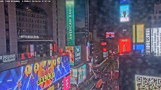 Times Square: 1560 Broadway View Live