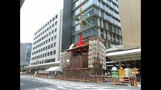 Gion Matsuri Saki Matsuri Yoiyama Looking up at Naginata boko - July 16, 2021