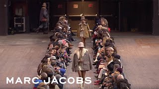 RUNWAY FALL 2017 MARC JACOBS