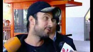 Tarkan speaks to Ardi Pulaj (in Albanian)