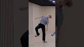 v doing this step in dynamite🔥 (requested)(i did it😁let's see army can do it or not🤔)