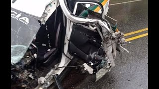 Accidente de tránsito en Antioquia: patrulla de Policía, furgón y motocicleta se vieron involucrados
