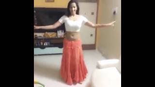 Hot Tamil Actress Sanjana Singh sexy dance moves