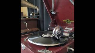 結城 道子 ♪雨の日曜日♪ 1940年 78rpm record. Columbia Model No G ｰ 241 phonograph