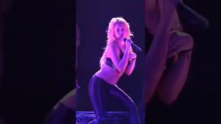 Shakira–she wolf live performance she wolf