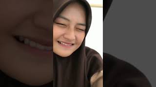 Ukhti cantik julur lidah 😍💦