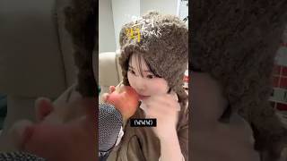 이 여성은 사과를 드럽게 못 깎습니다 ASMR