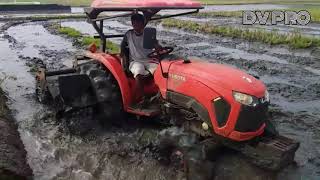 KUBOTA L5018 DENGAN RODA BANTU DAUN 6 . LAHAN BERLUMPUR KEDUNGJAMBAL TAWANGSARI SUKOHARJO