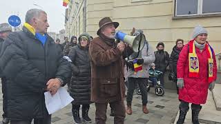 Proteste la Alba Iulia. Sute de oameni protestează împotriva anulării alegerilor