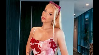 Iggy Azalea Family: (Brother, Sister, Parents)