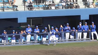 9回表、加藤匠馬が進塁打を決めた瞬間めっちゃ盛り上がる中日ベンチ。途中交代の岡林も大喜び（2023年2月18日）