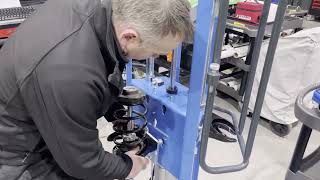 Govoni GO325 Coil Spring Compressor Demonstration