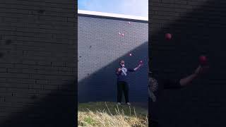 Day 28/30 #cascadejuggling #edinburgh #circus  #juggling #juggler #malabares #jongleur #balljuggling