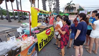 สามหนุ่มทหารเรือขายดีมาก‼️คนรุมเต็มร้านยำไม่หยุด สองกะละมังยำกันวุ่น