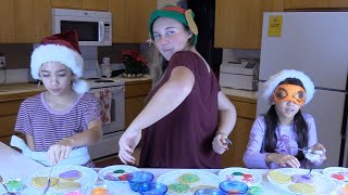 Blindfolded Christmas Cookie Decorating | Boys Vs Girls Easy Cookie Decorating For Christmas