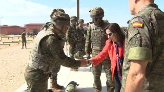 Margarita Robles visita la Brigada Paracaidista 'Almogávares' VI