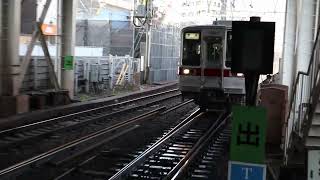 【東武東上線】東武鉄道池袋駅10000系普通成増行き発車と10030系折り返し快速小川町行き到着入線