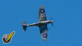 Al Deere's Spitfire Mk.IX with awesome Merlin engine audio...