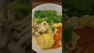 蕃茄清湯麵線｜Tomato Noodle Soup 【素食喵】