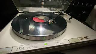 OLD AKAI ( DP-D210 TURNTABLE MADE IN JAPAN )