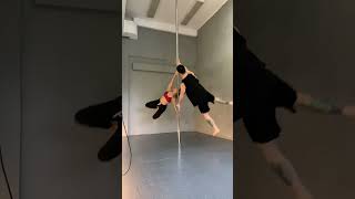 Pole duo #poletrick #poledance #polecombo #fitnessmotivation