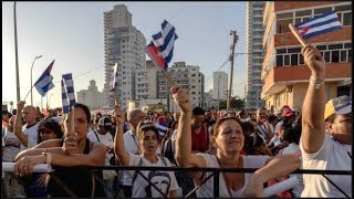 Comunista se equivoca y grita abajo el Comunismo en un acto político en Cuba