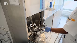 MEIKO instruction video: bedpan washer-disinfector with automatic door opening